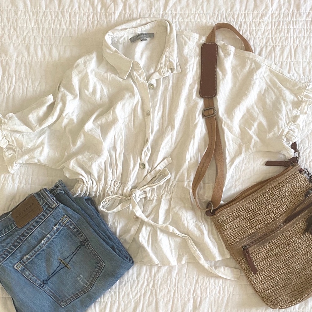 ✌🏻Andrew Marc Button Up Blouse